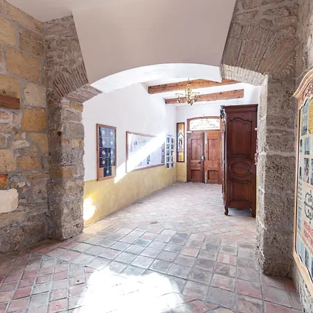 Du Cloitre 1er Lejlighed *