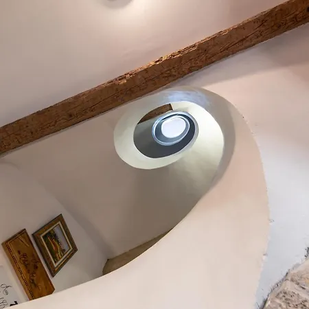 Du Cloitre 1er Lejlighed