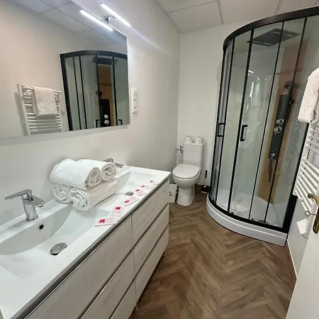 Du Cloitre 1er Apartman *